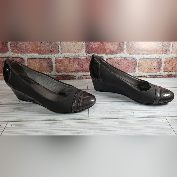 Life Stride soft system women's wedge heeled shoes size 9. - Picture 3 of 12